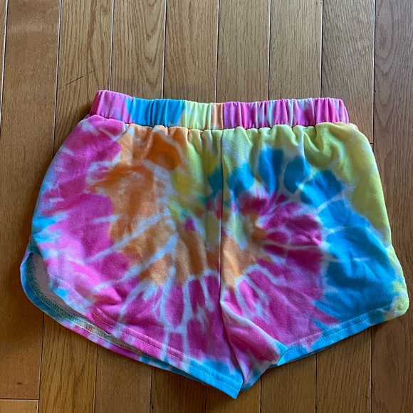 Shein tie-dye shorts - Picture 2 of 3